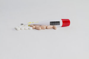 Como a temperatura afeta a estabilidade dos medicamentos