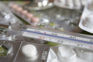 Como a temperatura afeta a estabilidade dos medicamentos