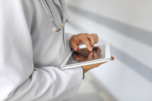 Tecnologia na saúde: como as inovações estão transformando o setor médico