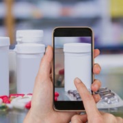 Celular registando medicamento