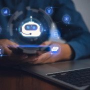 Representação de um paciente interagindo com telefone, WhatsApp e aplicativo de forma integrada, conceito Omnichannel.