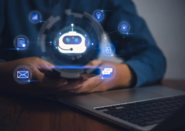 Representação de um paciente interagindo com telefone, WhatsApp e aplicativo de forma integrada, conceito Omnichannel.