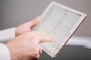 Como a IoT na saúde está revolucionando hospitais e clínicas